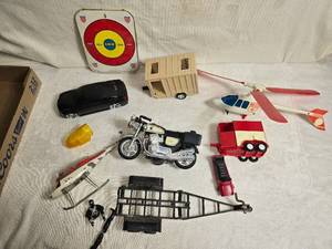 lot 27 image: Variety of Toy Vehicles