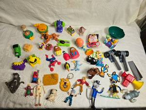 lot 28 image: Mixed Vintage and Modern Figurines and Toys