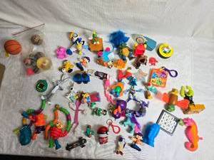 lot 29 image: Assorted Toy Figures and Trinkets