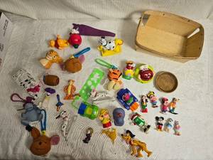 lot 32 image: Disney and Animated Character Figurines