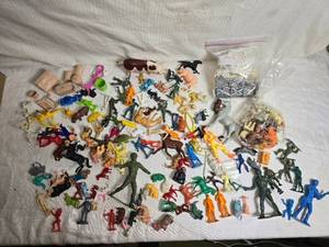 lot 36 image: Vintage Toy Figures and Accessories