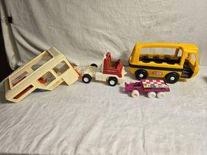 lot 43 image: Weebles Pickup Camper, Fisher-Price Tow Truck, Little Tikes School Bus