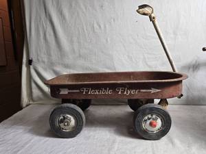 lot 64 image: Vintage Flexible Flyer Wagon