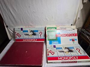 lot 75 image: Parker Brothers Monopoly Board Games