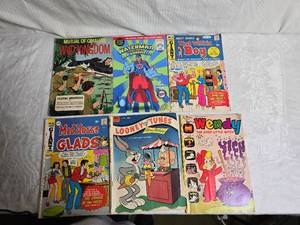 lot 85 image: Comic Books Including Looney Tunes and Mad House Glads