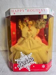 lot 118 image: 1989 Special Edition Happy Holidays Barbie Doll with Accessories