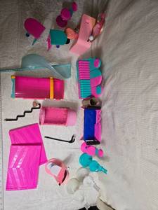 lot 136 image: Colorful Plastic Doll Furniture and Accessories Set