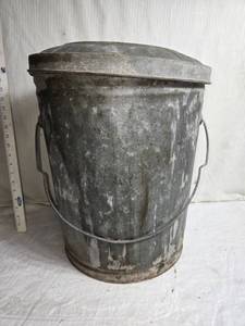 lot 145 image: Vintage Canco Metal Bucket with Lid