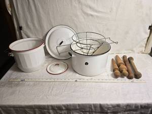 lot 146 image: Variety of Enamelware and Wooden Pestles