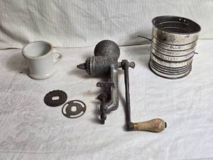 lot 164 image: No. 2 Universal Food Chopper with Porcelain Mug