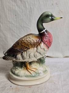 lot 174 image: Vintage Ceramic Mallard Duck Figurine with Detailed Painting