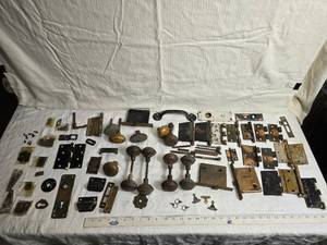 lot 185 image: Vintage Glass and Porcelain Door Knobs and Vintage Hinges