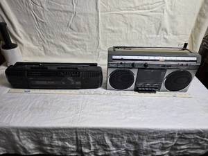 lot 192 image: Vintage Boomboxes