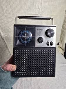 lot 193 image: Panasonic RF-1602 AC-Battery Weather FM AM Radio