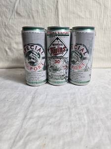 lot 197 image: Six-Pack of Special Export and Minnesota Twins Collectible Beer Cans