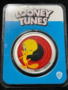 lot 17 image: 1 TROY OZ .999 FINE SILVER LOONEY TUNES ROUND IN CASE