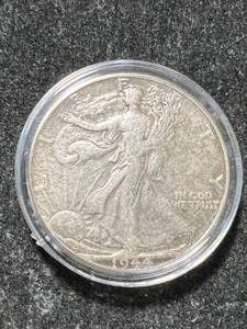 lot 42 image: 1944 US WALKING LIBERTY HALF DOLLAR IN AIRTITE