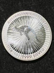 lot 43 image: 2016 AUSTRALIAN KANGAROO 1 TROY OZ .9999 FINE SILVER