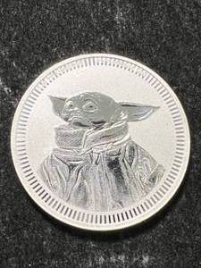 lot 47 image: 1 TROY OZ .999 FINE SILVER 2023 YODA ROUND