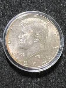 lot 57 image: 1964 US KENNEDY HALF DOLLAR IN AIRTITE