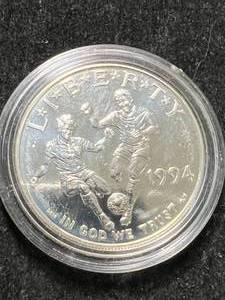 lot 76 image: 1994 WORLD CUP COMMEM SILVER DOLLAR IN AIRTITE
