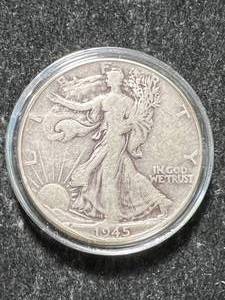 lot 81 image: 1945-D US WALKING LIBERTY HALF DOLLAR IN AIRTITE