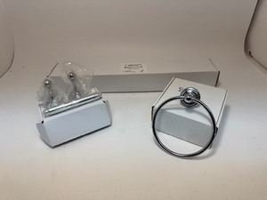 lot 2 image: Polished Chrome Baxter Collection Bathroom Fixtures