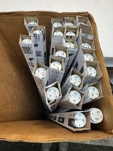 lot 3 image: Lot of T8 4ft 15W LED Bulbs