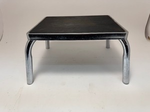 lot 5 image: 9 Step Stool