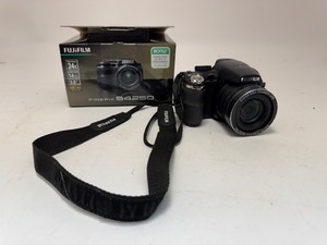 Fujifilm FinePix S4250 Digital Camera - Works