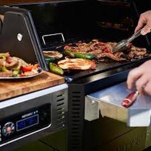 lot 39 image: Masterbuilt Gravity Series 1050 Griddle Insert   Customer Returns See Pictures