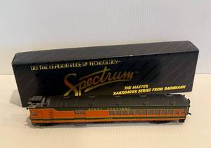 lot 30 image: Bachmann Spectrum HO Scale Great Northern EMC Gas Electric Doodlebugs 2320