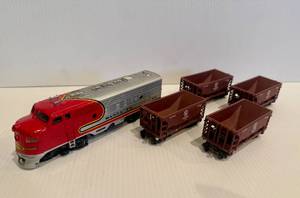 lot 35 image: Walthers HO Scale DM&I Duluth Missabe & Iron Range Ore Car Models & Santa FE #307 Locomotive