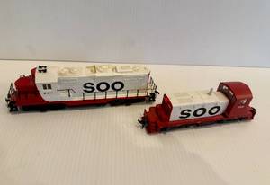 lot 37 image: Walthers Soo Line Locomotives HO Scale Model Trains