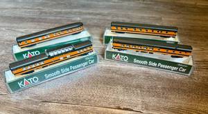 lot 42 image: Kato N Scale Great Northern EMPIRE BUILDER Passenger Cars