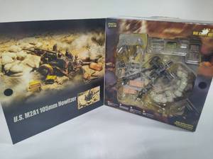 lot 11 image: Forces of Valor U.S. M2A1 105mm Howitzer New in Box