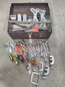 lot 103 image: Toolbox wPractical Tools