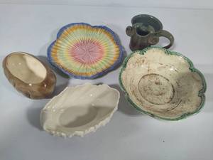 lot 122 image: Misc Pottery