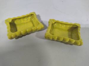 lot 123 image: Gilner California Pottery