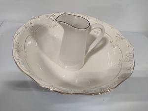 lot 124 image: Large WhiteGold BasinBowl & Pitcher