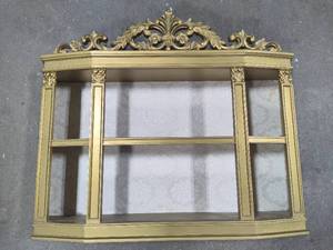 lot 141 image: Gold Display Case