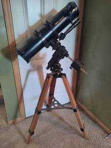 lot 17 image: Bausch & Lomb Telescope