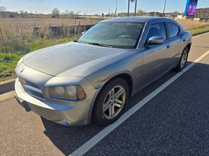 lot 13 image: 2006 Dodge Charger RT