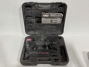 lot 20 image: Secco Finish Pro Nail Gun with Case