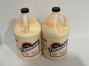 lot 3 image: Wood Glue