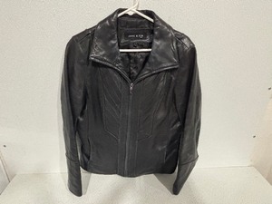 lot 48 image: Womans Anne Klein Leather Jacket size Large