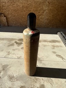 lot 7 image: Full Acetylene Tank