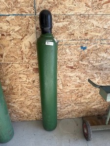 lot 9 image: Full Oxygen Tank