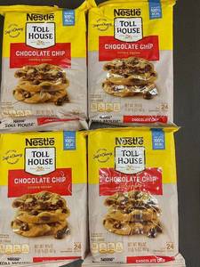 lot 17 image: J - Nestl Toll House Chocolate Chip Cookie Dough, Pack of 4 (16oz Each)