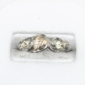 lot 307 image: Three Leaf Black Hills Gold Sterling Silver & 10K Ring. Size 6.75 - 7.